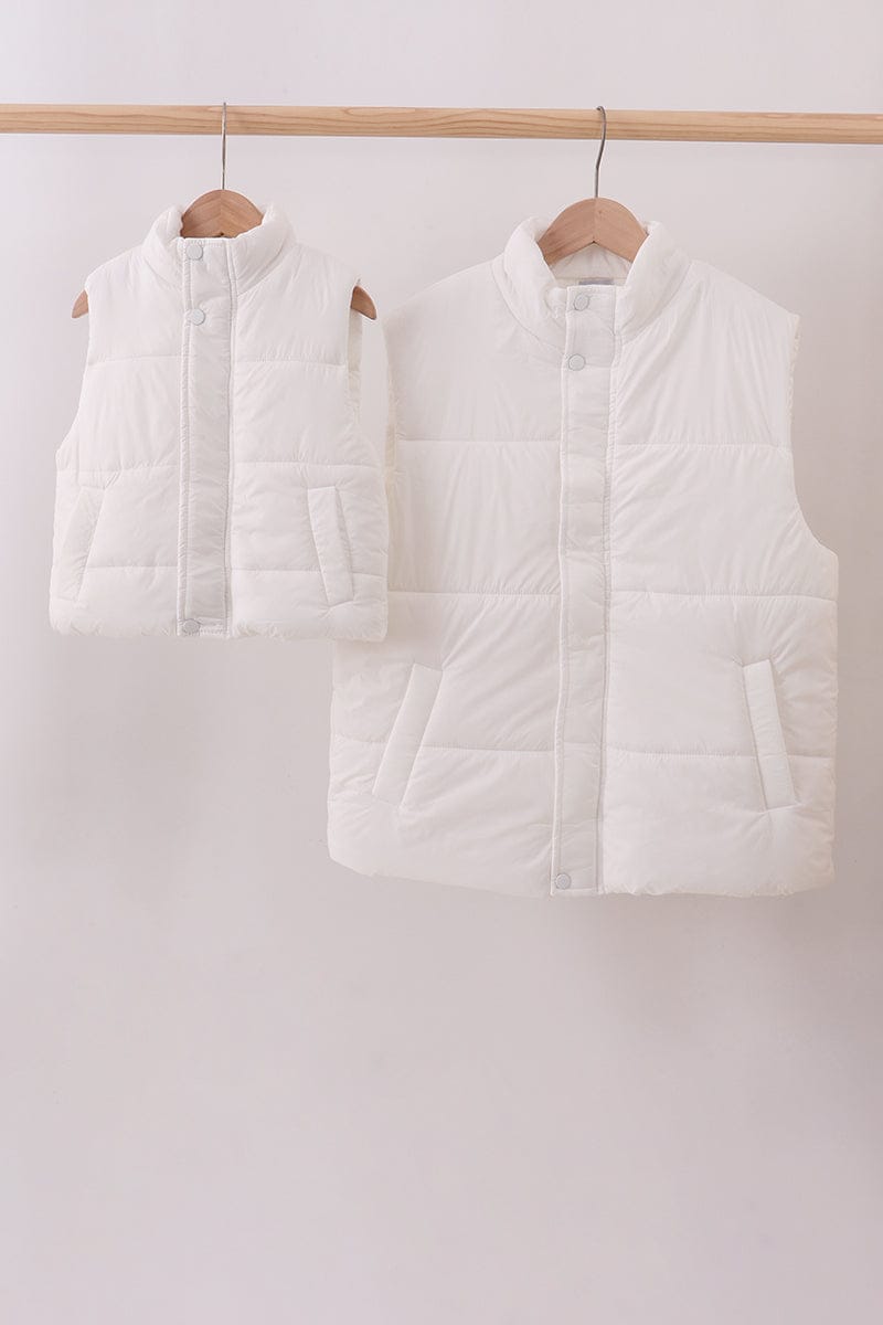 White mom&me puffer vest