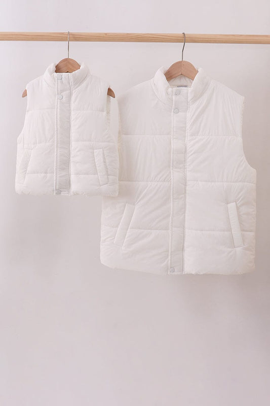 White mom&me puffer vest